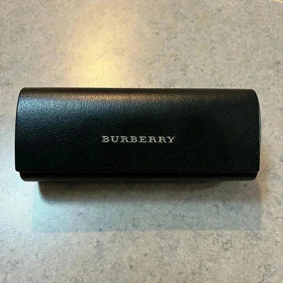 Authentic BURBERRY SUNGLASSES Burberry Black Cat Eye Sunglasses and hard case - Picture 4 of 10